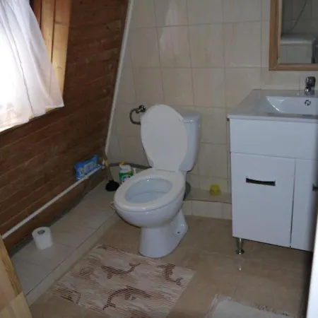 Marika Vendeghaz Apartmán *